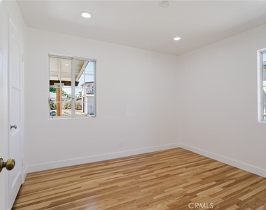 7737 Cleon Avenue - Photo Thumbnail 14