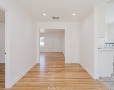 7737 Cleon Avenue - Photo Thumbnail 17