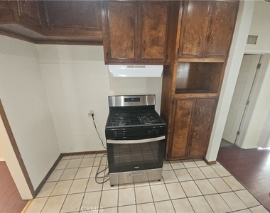 17501 Bullock - Photo Thumbnail 6
