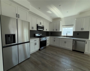 21715 Hart Street - Photo Thumbnail 13