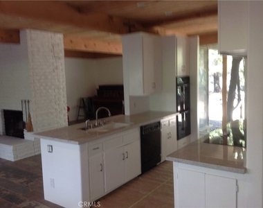 24735 Mulholland Highway - Photo Thumbnail 16