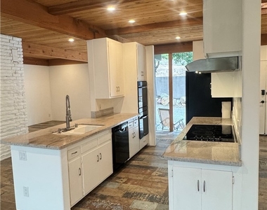 24735 Mulholland Highway - Photo Thumbnail 35