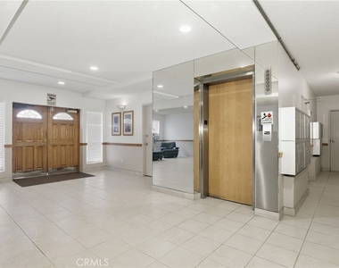 5400 Lindley Avenue - Photo Thumbnail 29