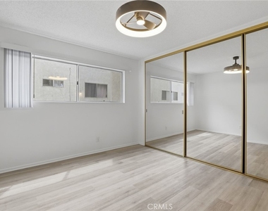 5400 Lindley Avenue - Photo Thumbnail 25