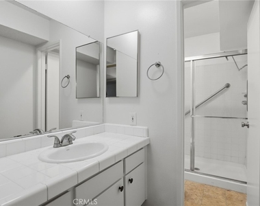 5400 Lindley Avenue - Photo Thumbnail 21