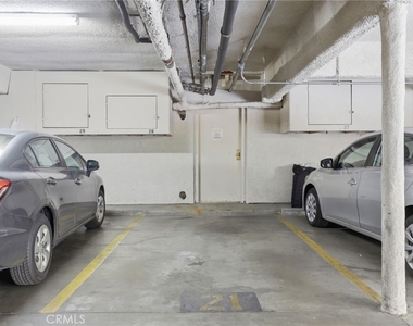 5400 Lindley Avenue - Photo Thumbnail 27