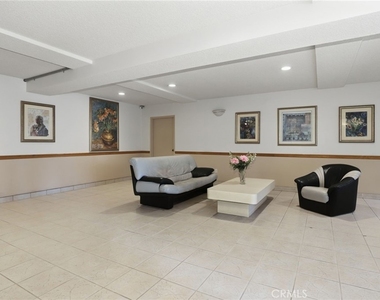 5400 Lindley Avenue - Photo Thumbnail 28