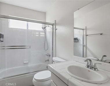 5400 Lindley Avenue - Photo Thumbnail 15