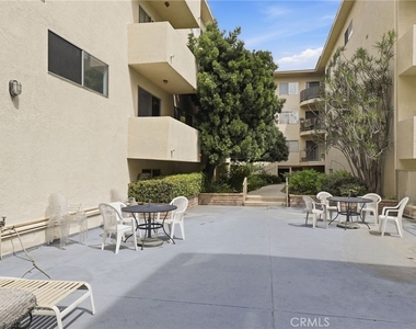 5400 Lindley Avenue - Photo Thumbnail 34