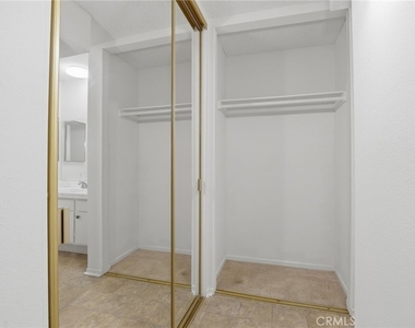 5400 Lindley Avenue - Photo Thumbnail 23