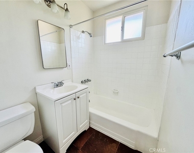 10850 Landale St - Photo Thumbnail 7
