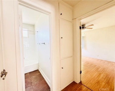 10850 Landale St - Photo Thumbnail 6
