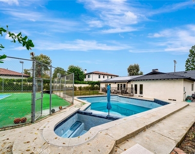 22914 Calvert Street - Photo Thumbnail 71