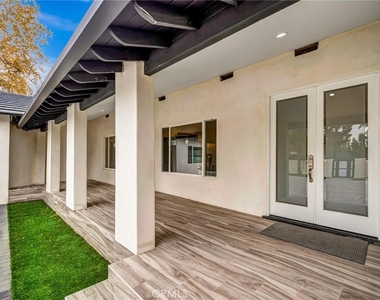 22914 Calvert Street - Photo Thumbnail 8