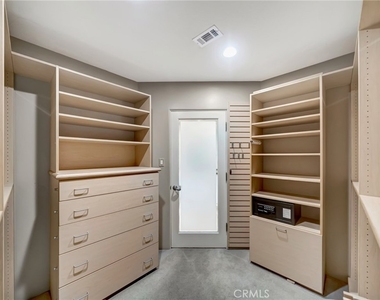 22914 Calvert Street - Photo Thumbnail 53