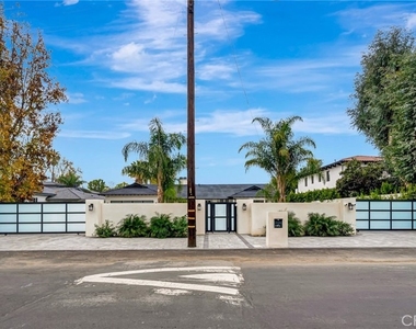 22914 Calvert Street - Photo Thumbnail 3