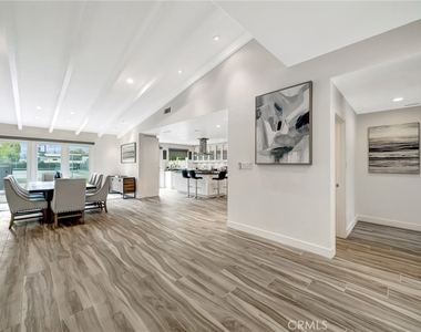22914 Calvert Street - Photo Thumbnail 18