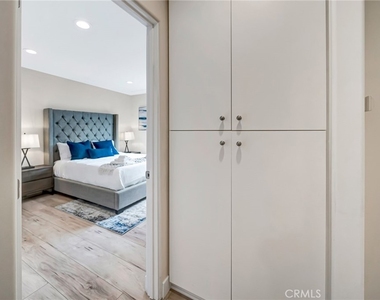 22914 Calvert Street - Photo Thumbnail 57
