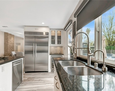 22914 Calvert Street - Photo Thumbnail 25