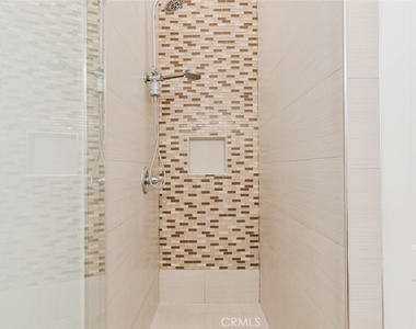 7947 Woodman Avenue - Photo Thumbnail 21