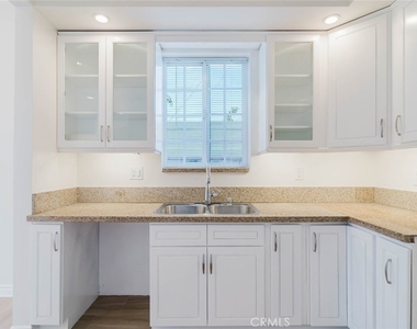 7947 Woodman Avenue - Photo Thumbnail 11