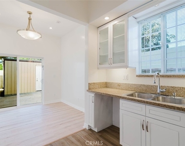 7947 Woodman Avenue - Photo Thumbnail 12