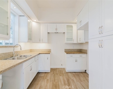 7947 Woodman Avenue - Photo Thumbnail 9