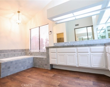 19235 Dunure Place - Photo Thumbnail 14