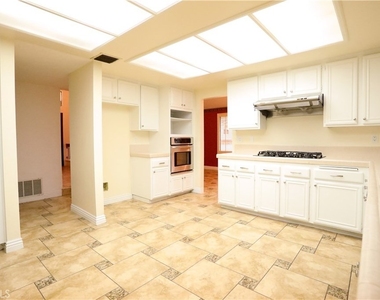 19235 Dunure Place - Photo Thumbnail 7