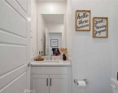 1218 Breckyn - Photo Thumbnail 4