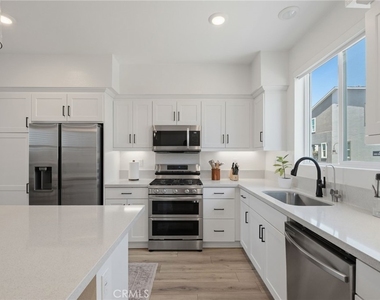 1218 Breckyn - Photo Thumbnail 9