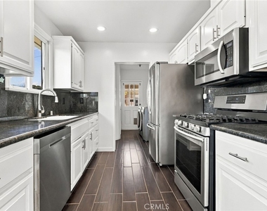 22939 Ocean Avenue - Photo Thumbnail 18