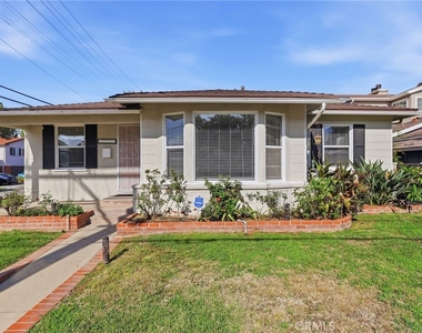 22939 Ocean Avenue - Photo Thumbnail 7