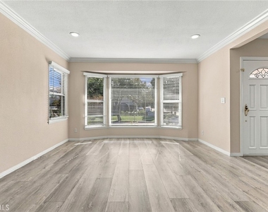 22939 Ocean Avenue - Photo Thumbnail 11
