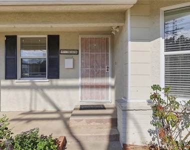 22939 Ocean Avenue - Photo Thumbnail 8