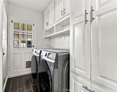 22939 Ocean Avenue - Photo Thumbnail 21