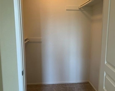 2418 Watermarke Place - Photo Thumbnail 8