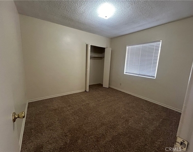 327 W Carson Street - Photo Thumbnail 4