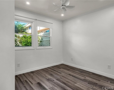501 Ave B - Photo Thumbnail 9
