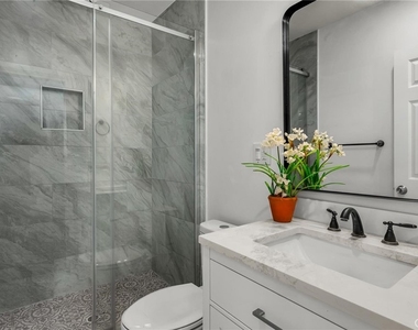 501 Ave B - Photo Thumbnail 11