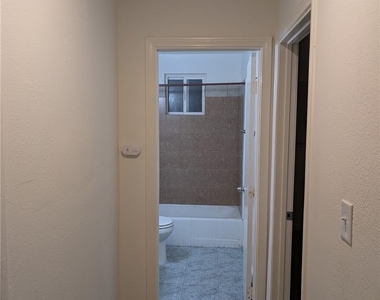 933 Carson - Photo Thumbnail 7