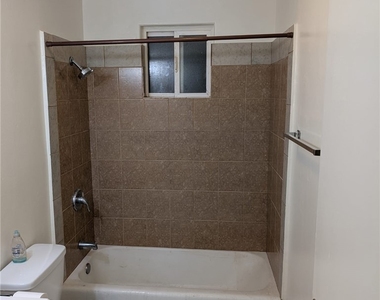 933 Carson - Photo Thumbnail 5