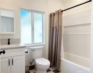 10172 Fern Avenue - Photo Thumbnail 8