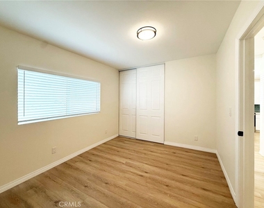 10172 Fern Avenue - Photo Thumbnail 12