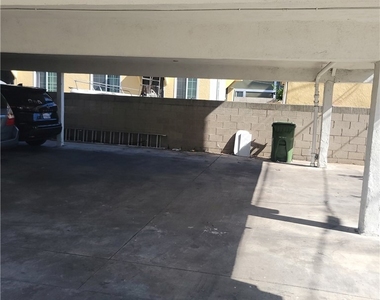 2532 Hauser - Photo Thumbnail 3