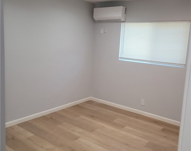 2532 Hauser - Photo Thumbnail 5