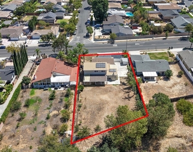 1604 Avenida Del Vista - Photo Thumbnail 2
