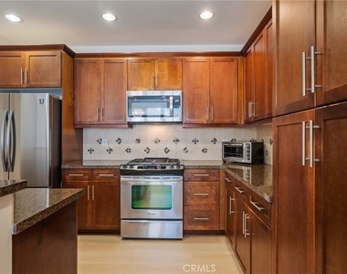 2349 Jefferson - Photo Thumbnail 2