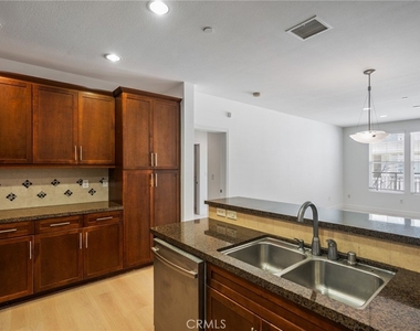 2349 Jefferson - Photo Thumbnail 4