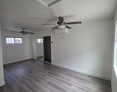 5928 Estelle Street - Photo Thumbnail 5